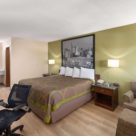 Super 8 By Wyndham Fort Mitchell Cincinnati Area Bagian luar foto