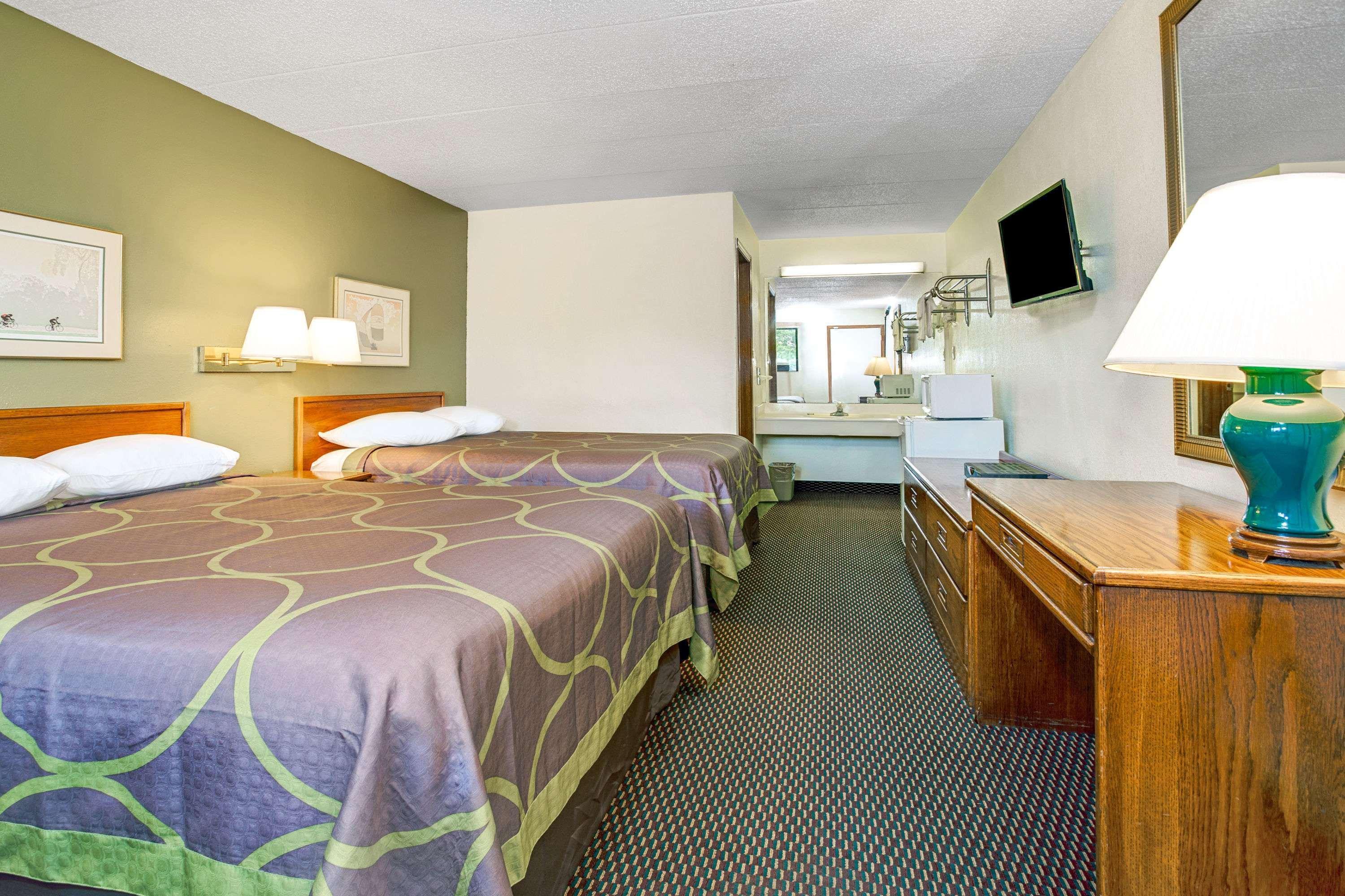 Super 8 By Wyndham Fort Mitchell Cincinnati Area Bagian luar foto