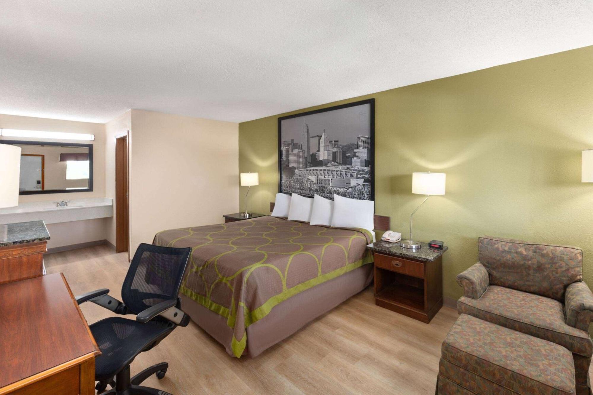 Super 8 By Wyndham Fort Mitchell Cincinnati Area Bagian luar foto
