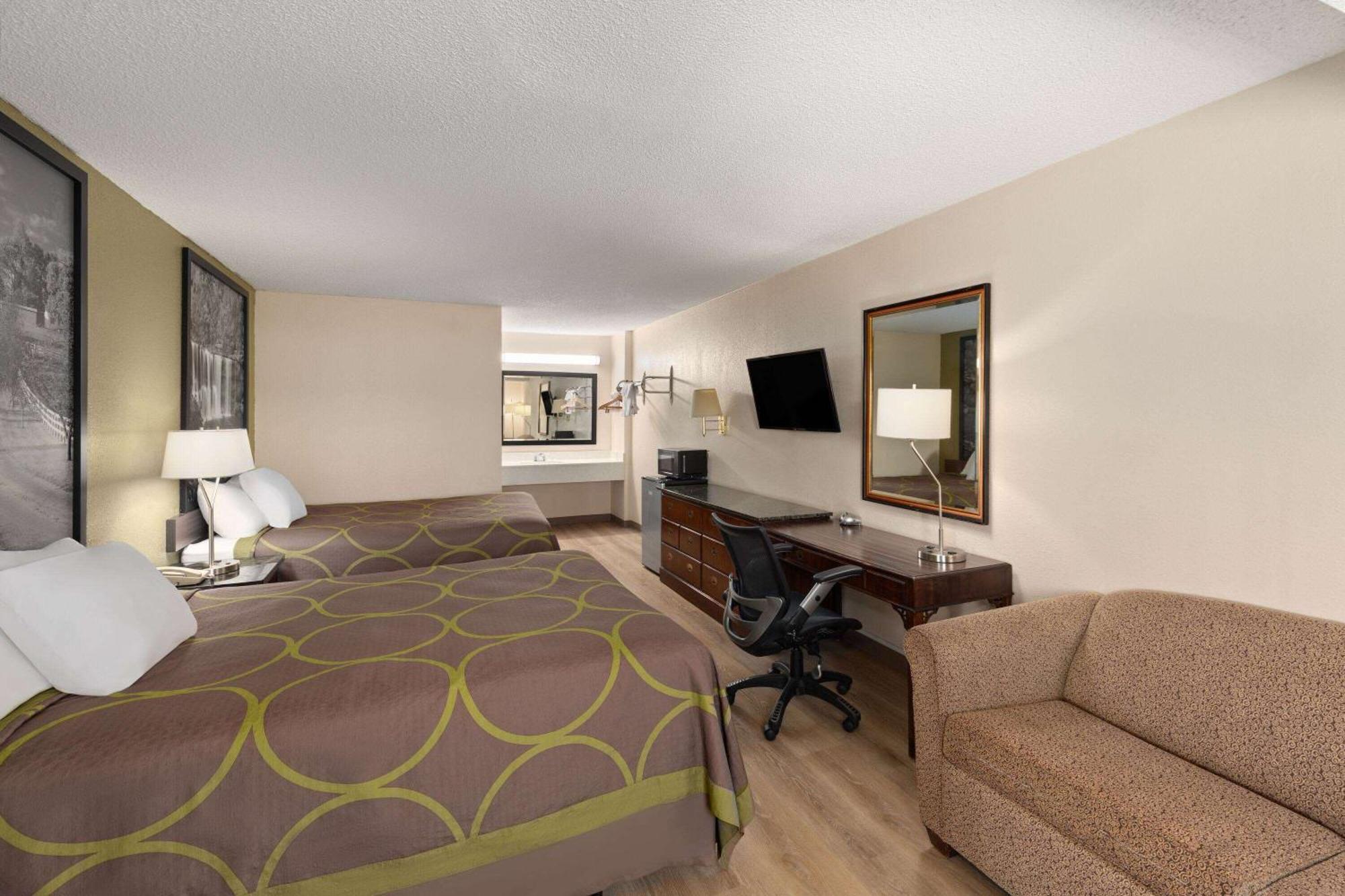 Super 8 By Wyndham Fort Mitchell Cincinnati Area Bagian luar foto