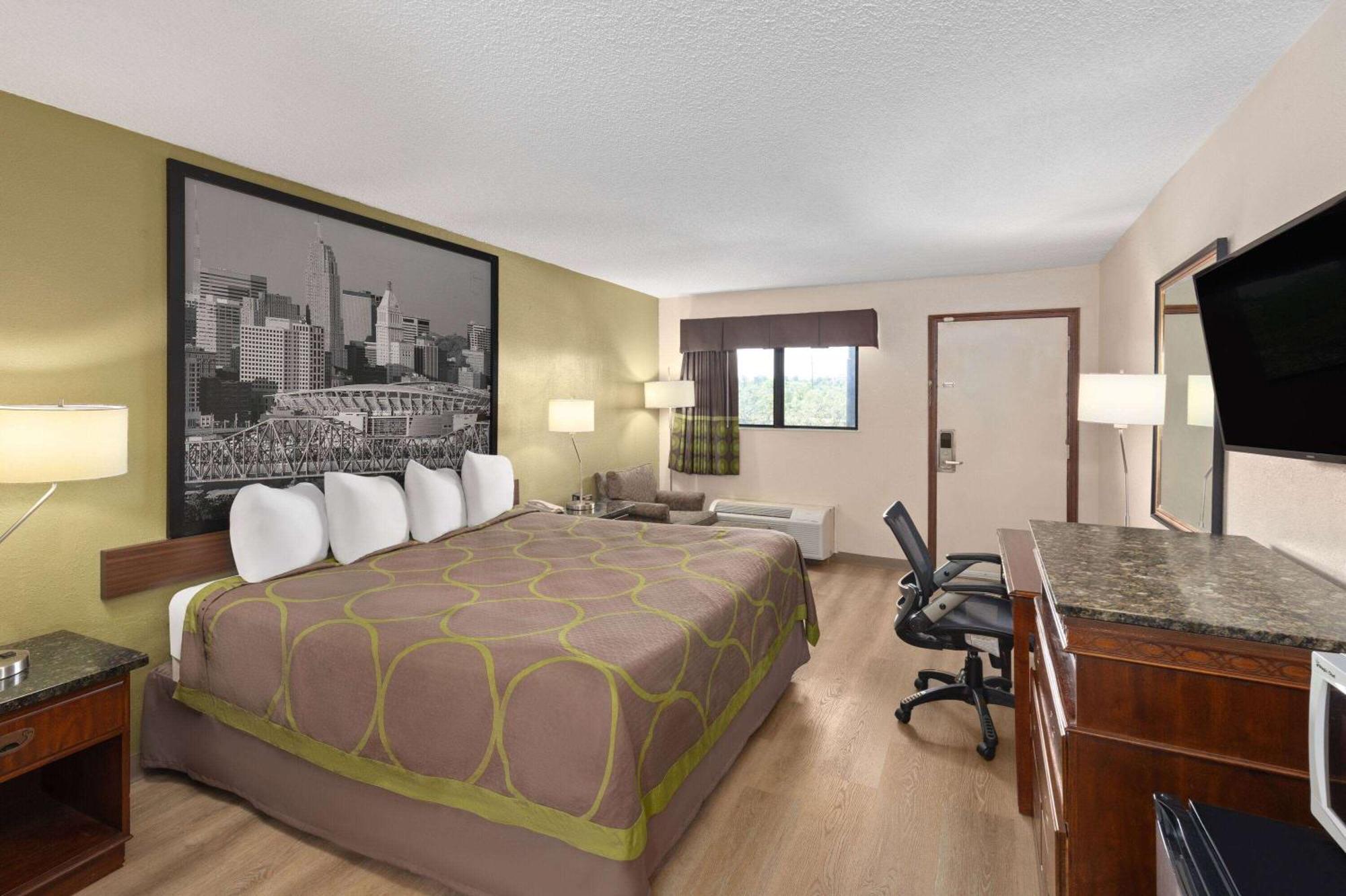 Super 8 By Wyndham Fort Mitchell Cincinnati Area Bagian luar foto
