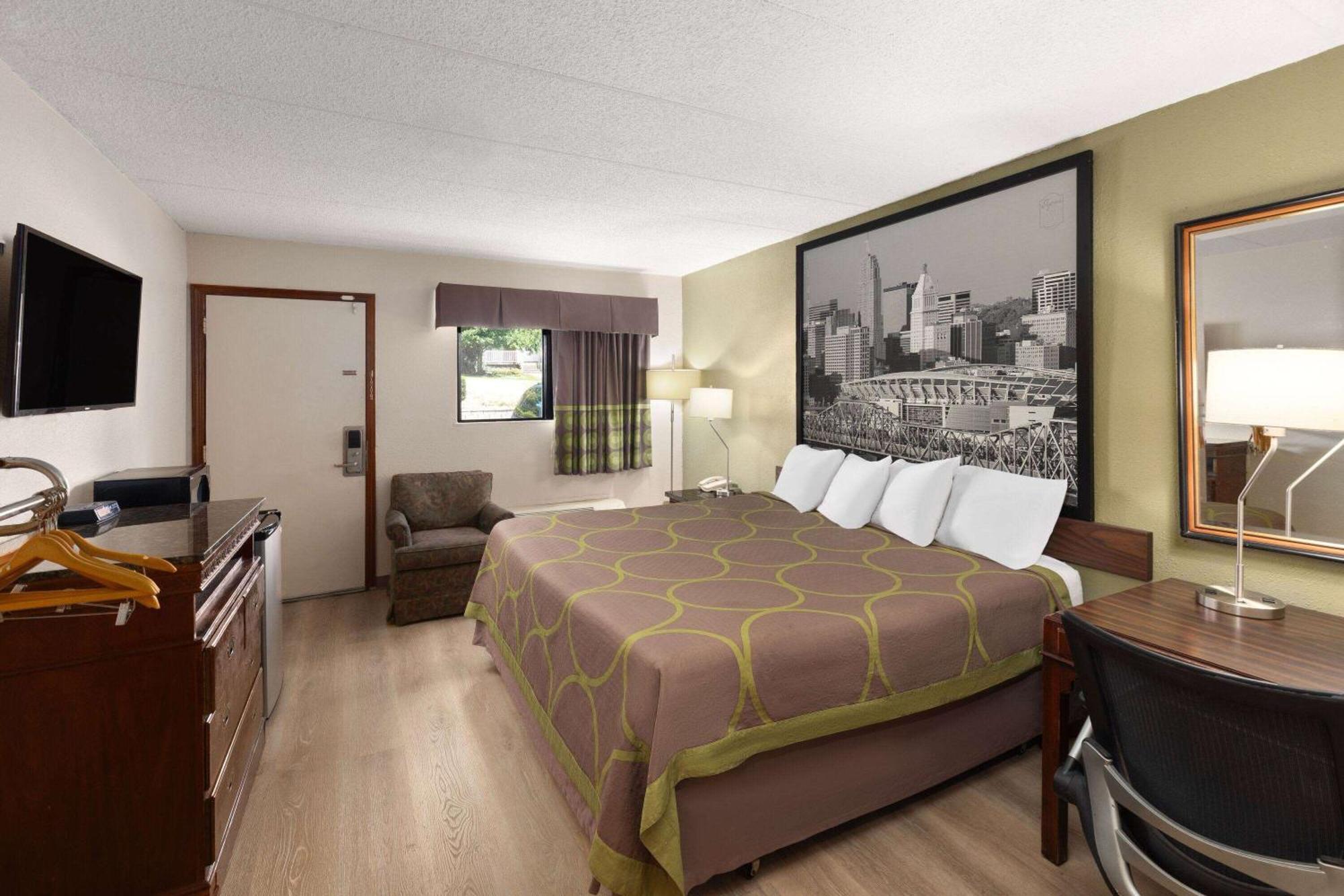 Super 8 By Wyndham Fort Mitchell Cincinnati Area Bagian luar foto